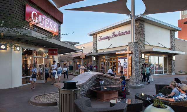 Nike phoenix sales premium outlets