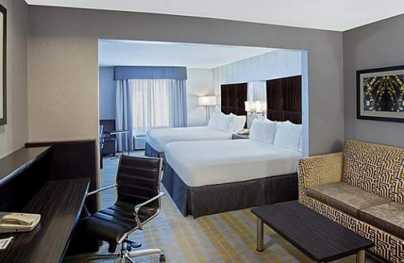 Holiday Inn Express room