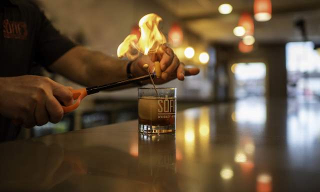 Romantic Spots for a Cocktail in Woodstock, Illinois