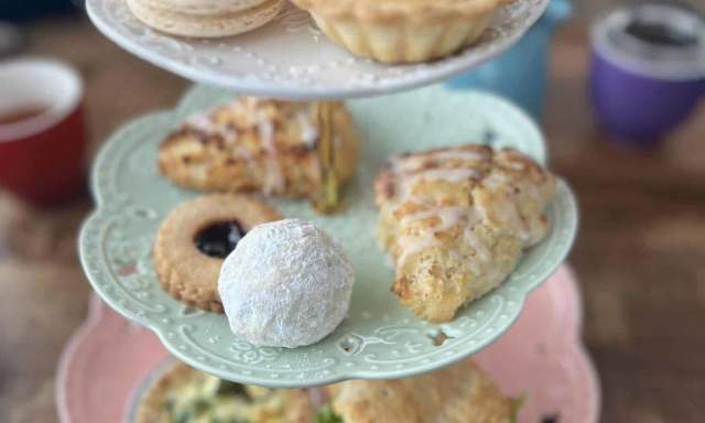 Afternoon Tea: Irish Pub