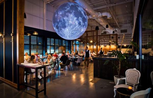 Fine Dining Lunar at World of Wedgwood busy service