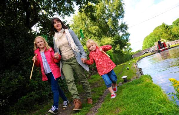 South Staffordshire District Countryside Waterways family walk canal towpath