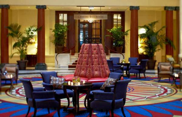 a hotel lobby - places to stay in mobile al