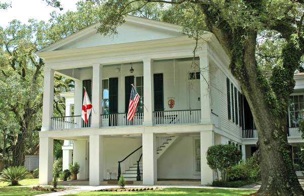 Immersing in History: All About the Oakleigh Garden District