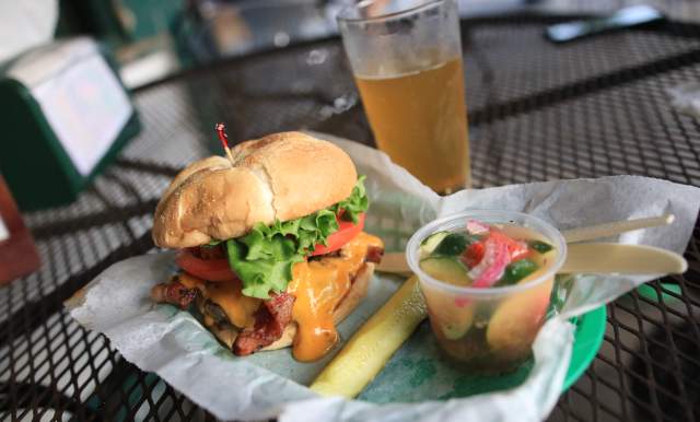 Burgers That Rule in Mobile