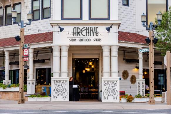 Dining in Old Town Temecula