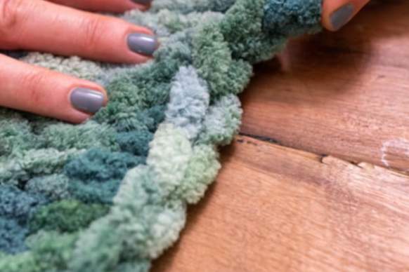 Knit & Sip: Festive Chunky Blanket Class