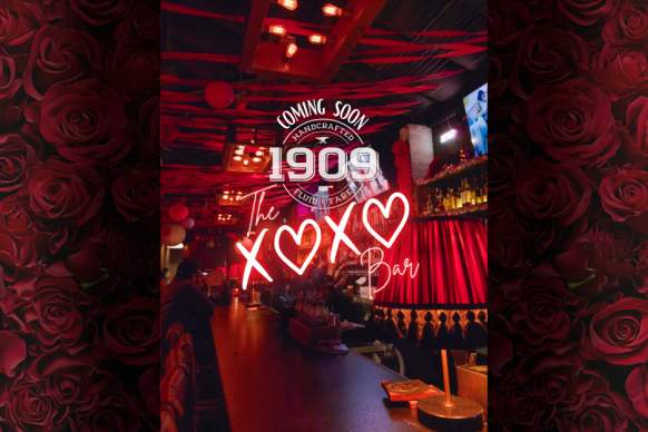 XOXO BAR at 1909