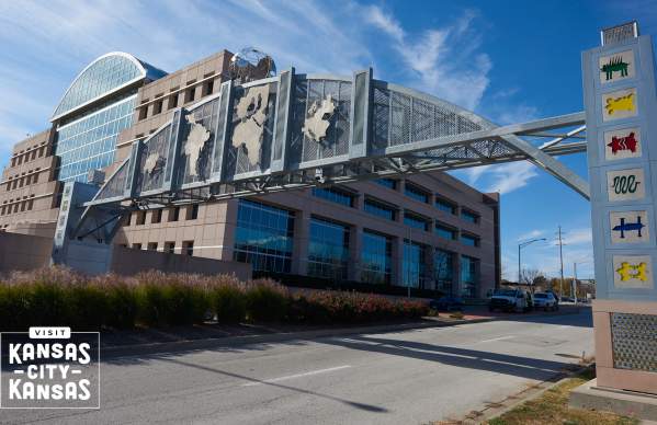 Downtown KCK Arch Virtual Background