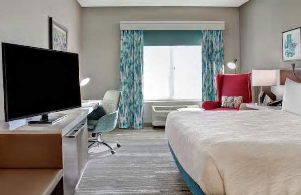Hotels Header: 01
