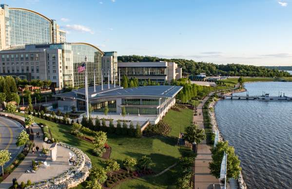 Gaylord National Landscape waterfront