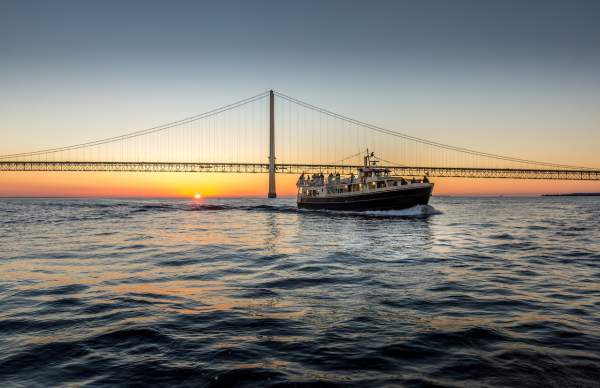 Boat Charters, Cruises & Tours