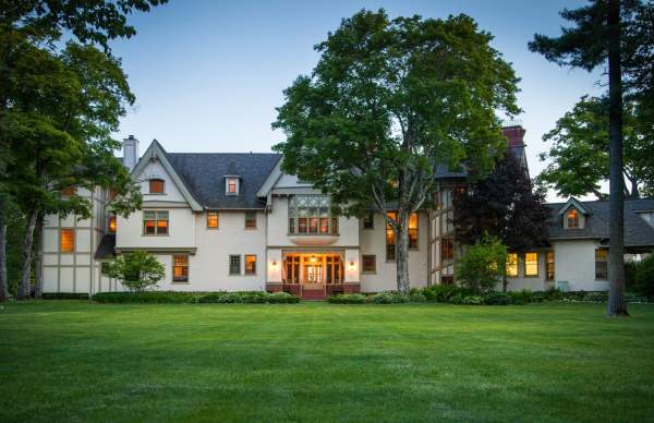 Amazing Mackinac Island Wedding Stories: The Inn at Stonecliffe