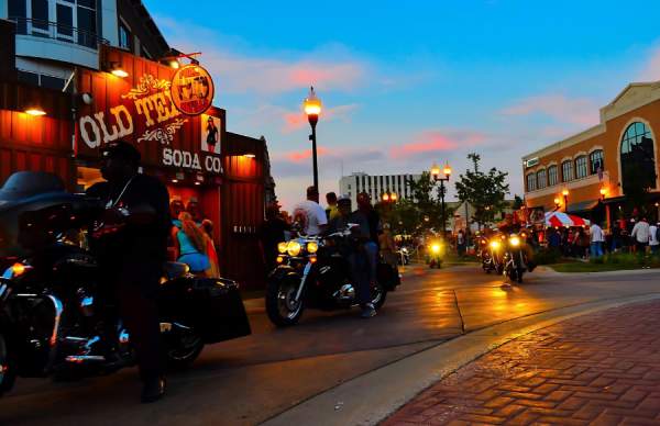 Rev Up Your Ride in Muskegon: A Motorcycle Paradise in Michigan