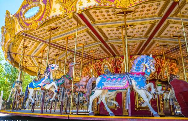 L-merry-go-round-2-scaled