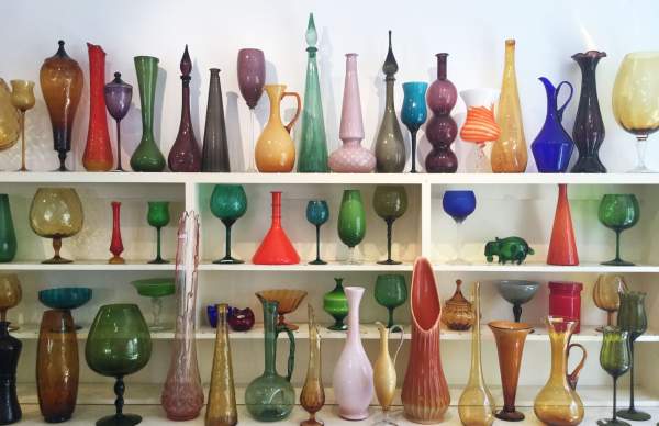 Explore Palm Springs’ Uptown Design District: The Ultimate Vintage Shopping Guide
