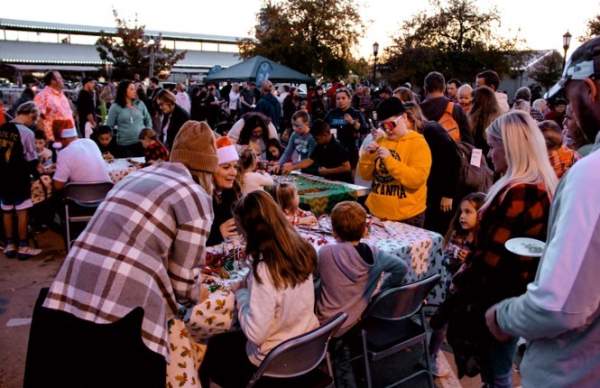 crowd in Festival Market Place for Deck the Downtown