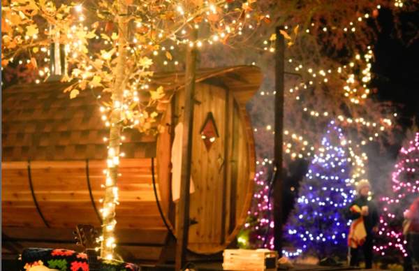 Free Holiday Scavenger Hunt