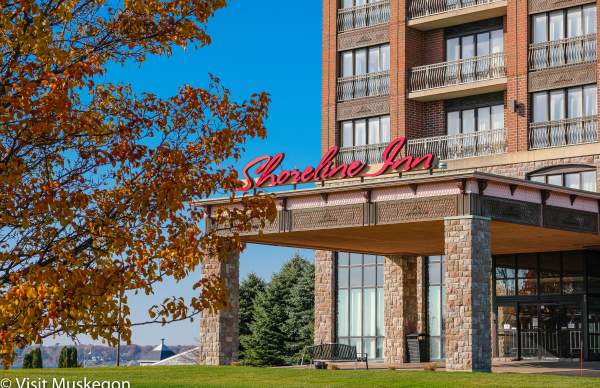 Shoreline Inn & Conference Center