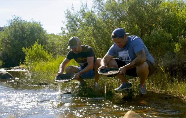 Hunting for Treasure in a Ghost Town: Gold Rush Days in South Pass City - Howdy Neighbor S1 E4