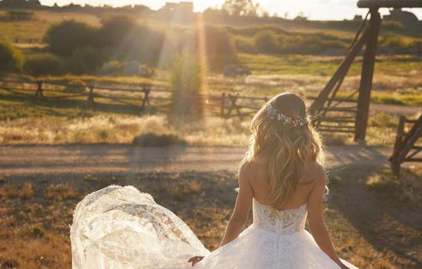 7 Breathtaking Wyoming Wedding Venues