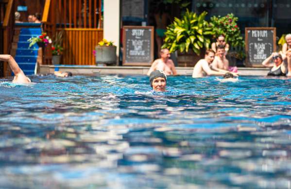 Outdoor swimming pools and splash parks in Bristol