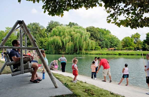 Outdoor & Seasonal Experiences