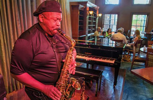 Beaumont 101: Top Spots for Happy Hour or Dinner With Friends