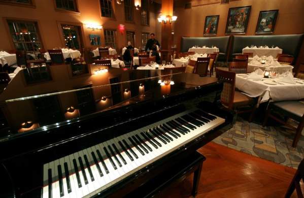 Piano at Suga's Deep South