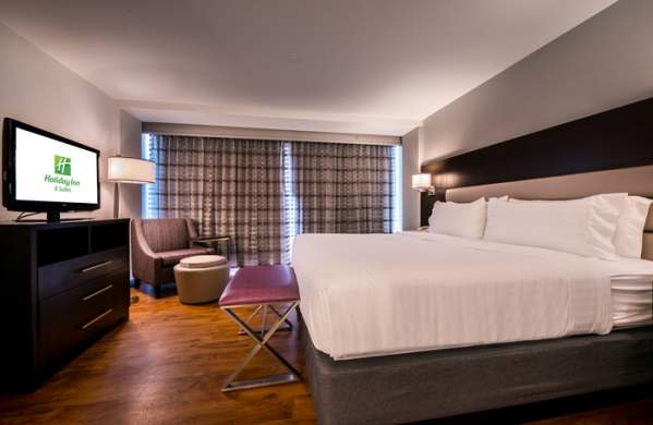 King executive suite hotel room