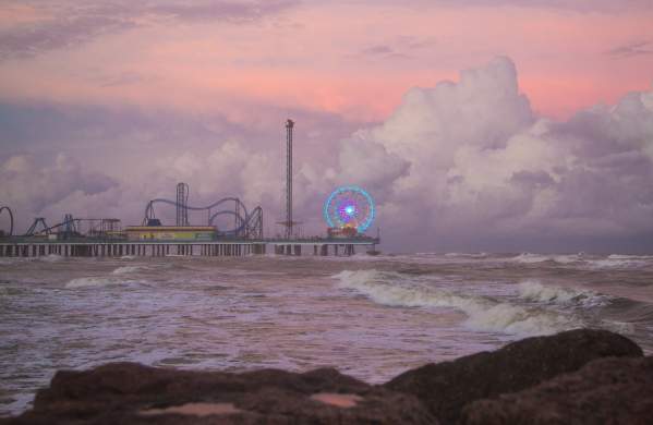 Oceanview and pier in Galveston