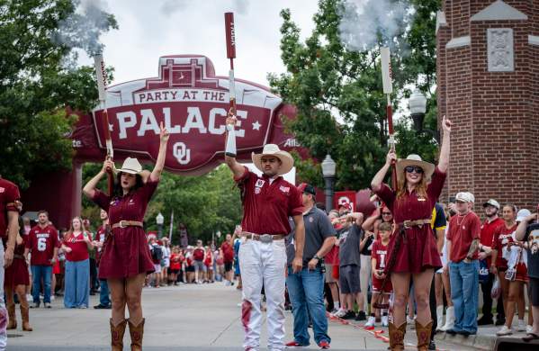 Image of the Ruf/Neks before an OU football game