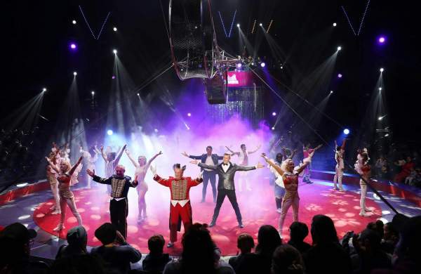 Circus Vazquez @ Fox Valley Mall