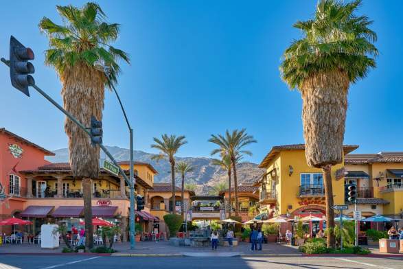 Experience Palm Springs Like a Local: Midcentury Homes, Vintage Finds, and Local Eats