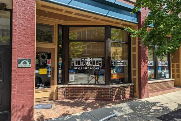 5 Best Places to Curl Up with a Good Book in Lafayette