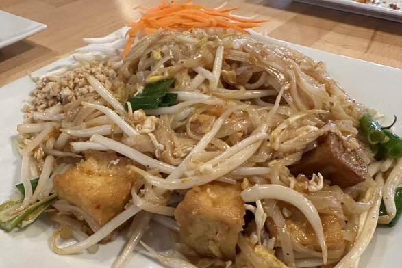 Dining Divas & Dudes Discover West Lafayette’s Thai Treasure, Kinn Thai
