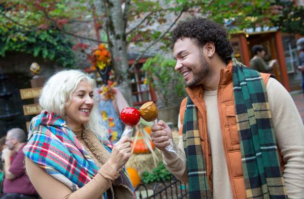 couple fall candy apples