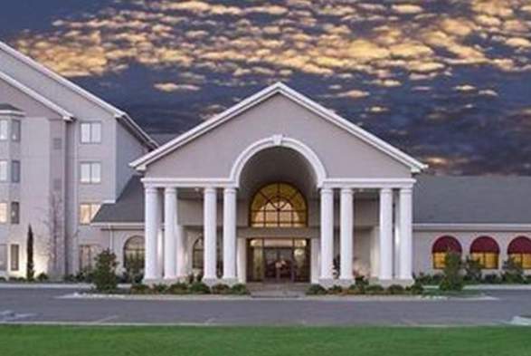 Ashmore Inn & Suites Exterior