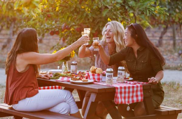 Escape to the Orchard: Mother's Day, Sunday Fundays & Sipping at The View Winery & Wards Cidery