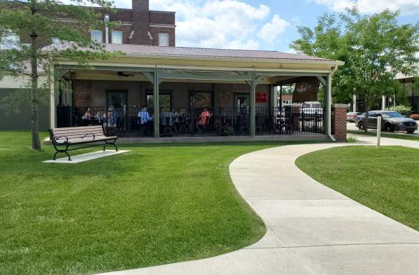 Outdoor Dining in Morgan County