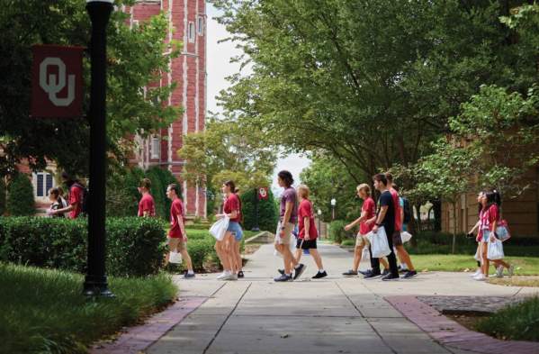 Camp Crimson Freshman Students Campus Tour