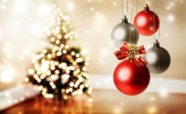 Tree Lighting Celebration at Oakway Center