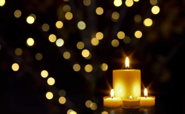 Candlelight: Christmas Carols on Strings