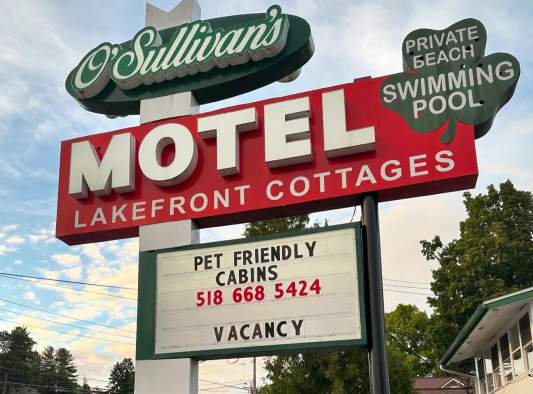 O'Sullivan's on the Lake Motel