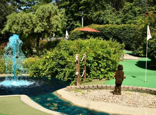 Lumberjack Pass Miniature Golf