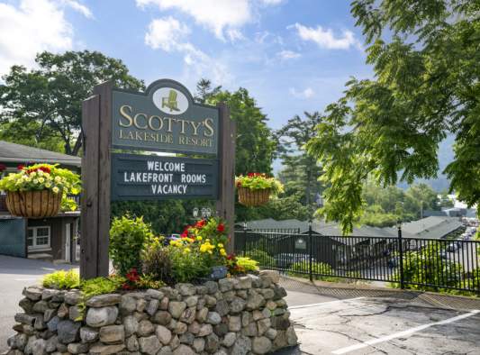 Scotty's Lakeside Resort
