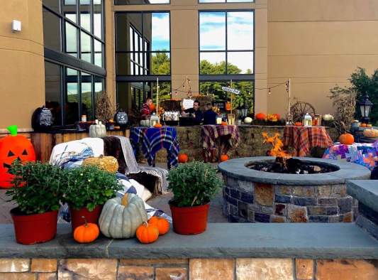 Harvest Bar at the Holiday Inn