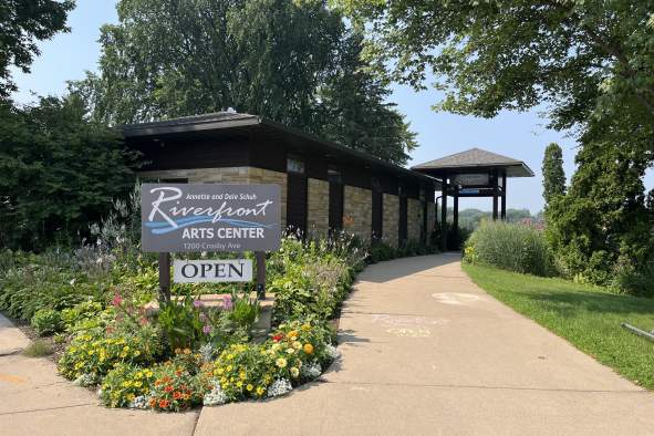 Riverfront Arts Center: The Studio