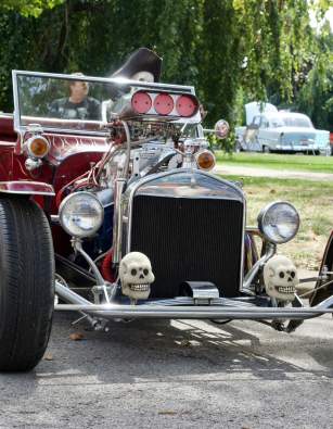 32nd Annual Cruisin by the Bay Car Show