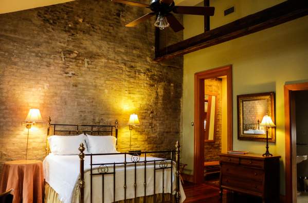 Monrose Row Bed and Breakfast